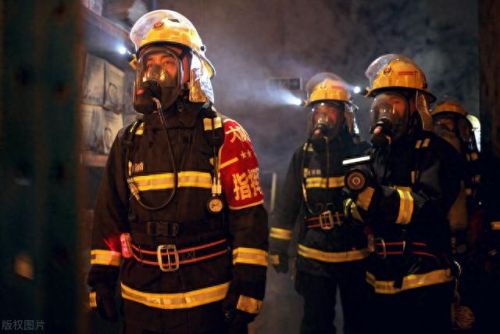 亚洲十大灾难电影排行榜(灾难电影十大巅峰之作)插图3