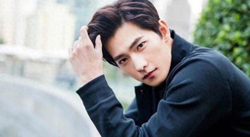 十大顶流男神排行榜(顶流男神暗恋我完结)插图