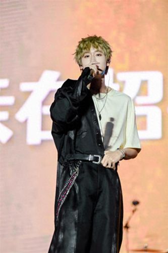 十大顶级团体歌曲排行榜(俄罗斯十大震撼歌曲)插图3 十大顶级团体歌曲排行榜(俄罗斯十大震撼歌曲)插图3