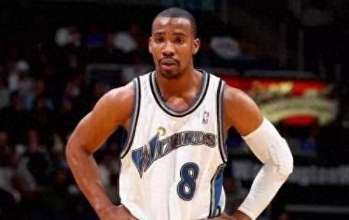 最牛的十大球员排行榜(世界十大豪强球员排行榜)插图5