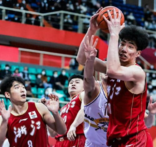 cba现役十大中锋排行榜图片(cba历史远古四大中锋)