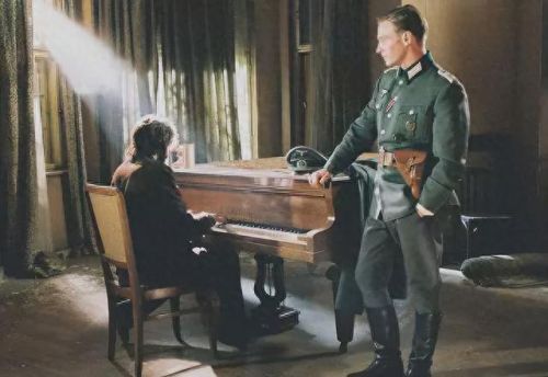 国外十大战争片排行榜(十部必看海战电影)插图2