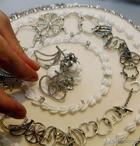 最贵的十大水果饰品排行榜(水果黄金饰品)插图3