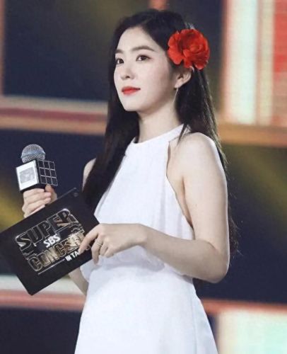 长相各系女友排名前十(长相貌美如花的女友)