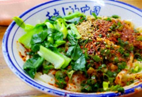 西安十大油泼面排行榜(西安美食面推荐)插图7 西安十大油泼面排行榜(西安美食面推荐)插图7