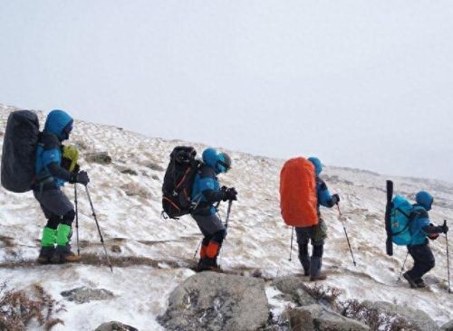 国内羽绒服十大品牌排行榜(羽绒服十大品牌)插图6