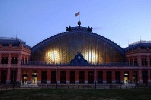 十大最美跨国火车站排行榜(最美火车站排行榜)插图8