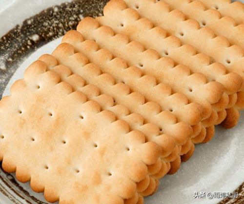 苏打饼干十大品牌排行榜图片(苏打饼干的最简单制作方法)插图2 苏打饼干十大品牌排行榜图片(苏打饼干的最简单制作方法)插图2