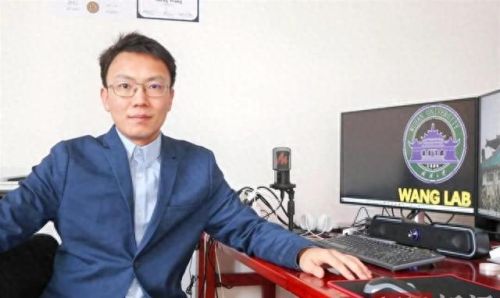 十大最年轻大学老师排行榜(为什么年轻老师教不到重点班)插图3 十大最年轻大学老师排行榜(为什么年轻老师教不到重点班)插图3