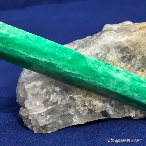 中国十大祖母绿原石排行榜(天然祖母绿原石价格表)插图1