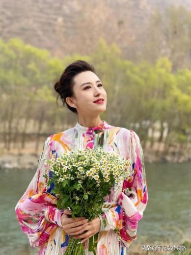 中央美女主持人排行榜(央视五大美女主持排名)插图4 中央美女主持人排行榜(央视五大美女主持排名)插图4