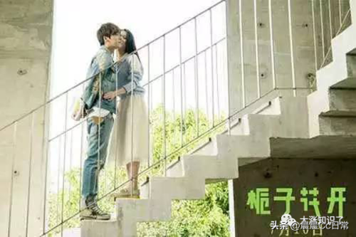 悲伤的民谣歌曲排行榜(特别伤感低沉的民谣)插图6 悲伤的民谣歌曲排行榜(特别伤感低沉的民谣)插图6