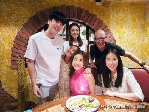 泰国人气男星排行榜(泰国公认的十大帅哥)插图5 泰国人气男星排行榜(泰国公认的十大帅哥)插图5