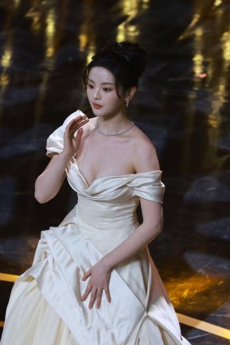 明星排行榜2017前十名女(明星人气排行榜第一名)插图14 明星排行榜2017前十名女(明星人气排行榜第一名)插图14