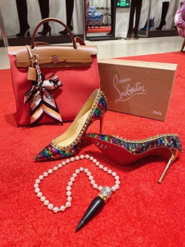 十大高跟鞋品牌排行榜(高跟鞋哪个品牌好穿)插图 十大高跟鞋品牌排行榜(高跟鞋哪个品牌好穿)插图