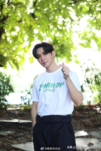 泰国人气男星排行榜(泰国公认的十大帅哥)插图8 泰国人气男星排行榜(泰国公认的十大帅哥)插图8