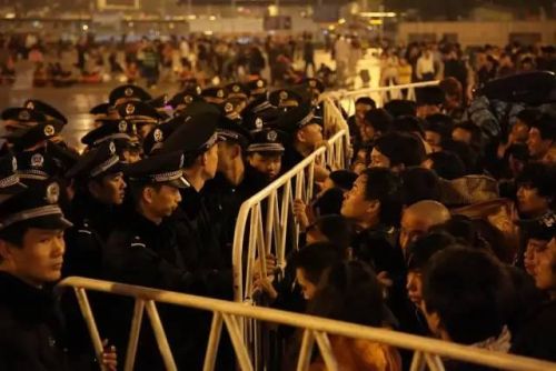 中国十大灾难片排行榜(最震撼的灾难片)插图2 中国十大灾难片排行榜(最震撼的灾难片)插图2