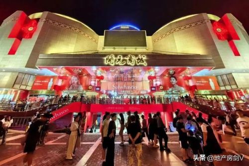 西安市购物中心排行榜(西安奢侈品购物广场)插图3 西安市购物中心排行榜(西安奢侈品购物广场)插图3