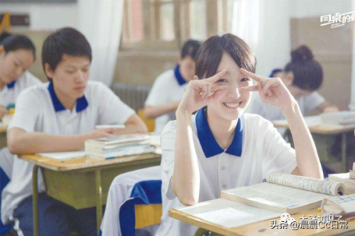 悲伤的民谣歌曲排行榜(特别伤感低沉的民谣)