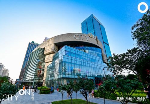 西安市购物中心排行榜(西安奢侈品购物广场)插图5 西安市购物中心排行榜(西安奢侈品购物广场)插图5