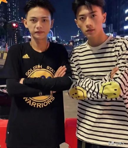 快手最骚男人排行榜(男网红排名前十)插图3 快手最骚男人排行榜(男网红排名前十)插图3