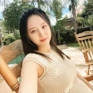 女明星一字马排行榜(一字马最厉害的五位女明星)插图10 女明星一字马排行榜(一字马最厉害的五位女明星)插图10