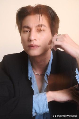 泰国人气男星排行榜(泰国公认的十大帅哥)插图2 泰国人气男星排行榜(泰国公认的十大帅哥)插图2