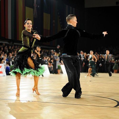 2017最火的舞蹈排行榜(2018年比较火的舞蹈)插图1