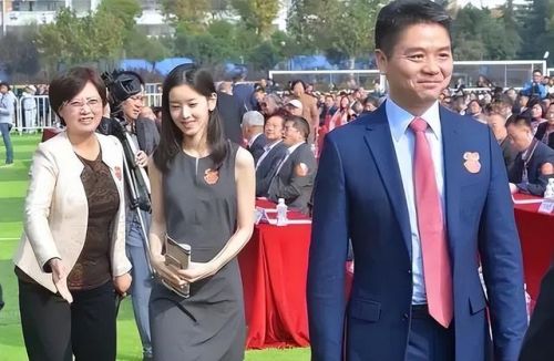 女明星一字马排行榜(一字马最厉害的五位女明星)插图21 女明星一字马排行榜(一字马最厉害的五位女明星)插图21