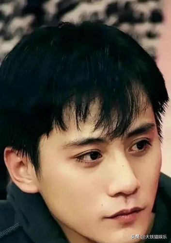 高校校草颜值排行榜(校草级别的长相)插图21 高校校草颜值排行榜(校草级别的长相)插图21