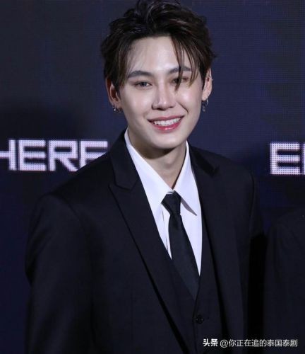 泰国人气男星排行榜(泰国公认的十大帅哥)插图1 泰国人气男星排行榜(泰国公认的十大帅哥)插图1