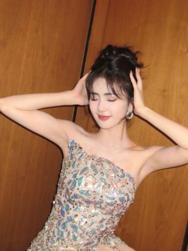 电音女神排行榜前十名(世界10大劲爆电音神曲)插图4 电音女神排行榜前十名(世界10大劲爆电音神曲)插图4