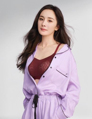 明星排行榜2017前十名女(明星人气排行榜第一名)