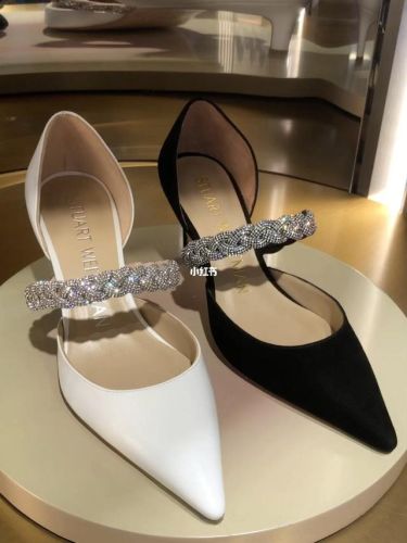 十大高跟鞋品牌排行榜(高跟鞋哪个品牌好穿)插图5 十大高跟鞋品牌排行榜(高跟鞋哪个品牌好穿)插图5