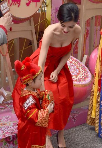 明星排行榜2017前十名女(明星人气排行榜第一名)插图46 明星排行榜2017前十名女(明星人气排行榜第一名)插图46