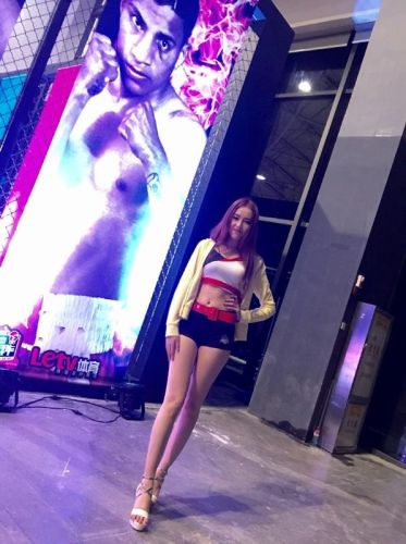 女明星一字马排行榜(一字马最厉害的五位女明星)插图4 女明星一字马排行榜(一字马最厉害的五位女明星)插图4