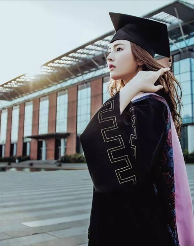 女明星一字马排行榜(一字马最厉害的五位女明星)插图11 女明星一字马排行榜(一字马最厉害的五位女明星)插图11