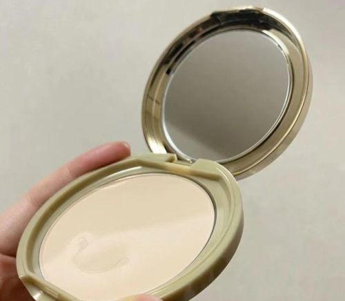 平价散粉排行榜10强(公认十大最好用散粉平价)插图5 平价散粉排行榜10强(公认十大最好用散粉平价)插图5