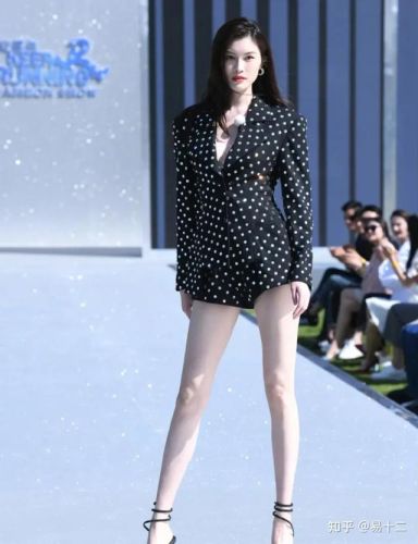 女明星大长腿排行榜(女明星腿长排名前30名)插图1