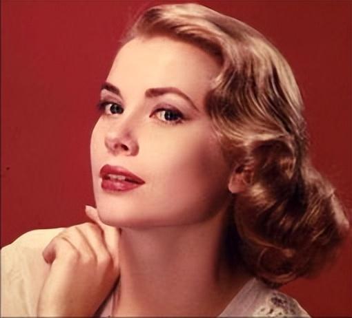 国际美女排行榜前十名(2023全球最美女性排行榜前10名)插图1 国际美女排行榜前十名(2023全球最美女性排行榜前10名)插图1