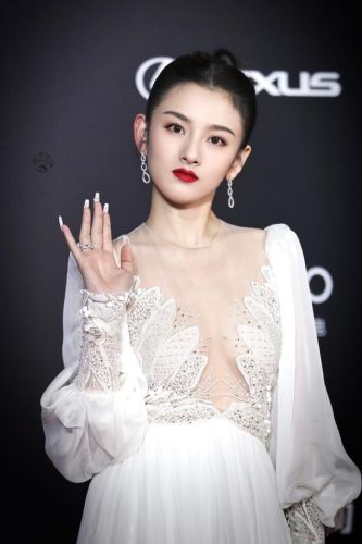 明星排行榜2017前十名女(明星人气排行榜第一名)插图23 明星排行榜2017前十名女(明星人气排行榜第一名)插图23