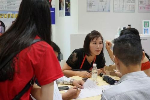 国际纹绣品牌排行榜(中国纹绣大师排名)插图2 国际纹绣品牌排行榜(中国纹绣大师排名)插图2