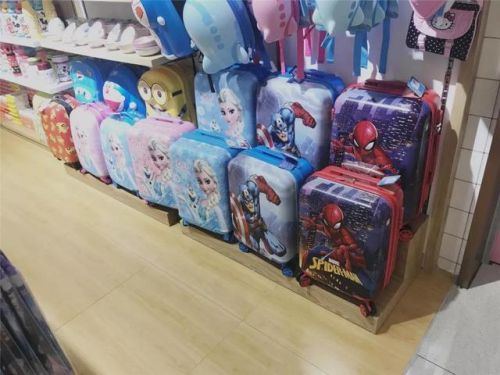 儿童行李箱品牌排行榜(儿童皮箱子哪个牌子的好)插图6 儿童行李箱品牌排行榜(儿童皮箱子哪个牌子的好)插图6