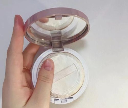 平价散粉排行榜10强(公认十大最好用散粉平价)插图12 平价散粉排行榜10强(公认十大最好用散粉平价)插图12