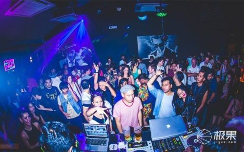 入耳式音乐耳机排行榜(降噪耳机排行榜10强)插图9