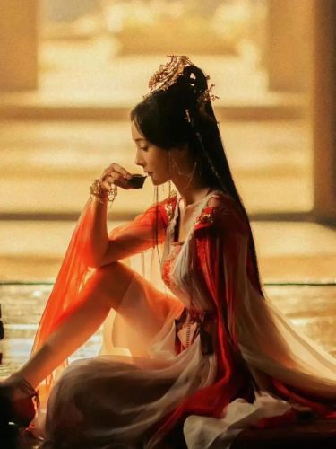 国内一线女明星排行榜(一线女明星有多少人)插图2 国内一线女明星排行榜(一线女明星有多少人)插图2