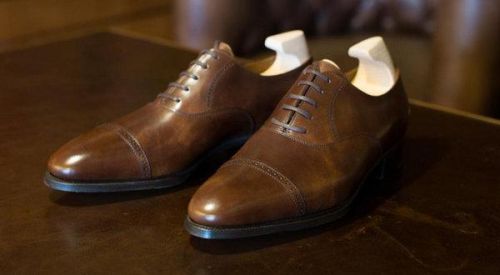 奢侈品牌男鞋排行榜(十大名牌鞋子排名榜)插图11 奢侈品牌男鞋排行榜(十大名牌鞋子排名榜)插图11