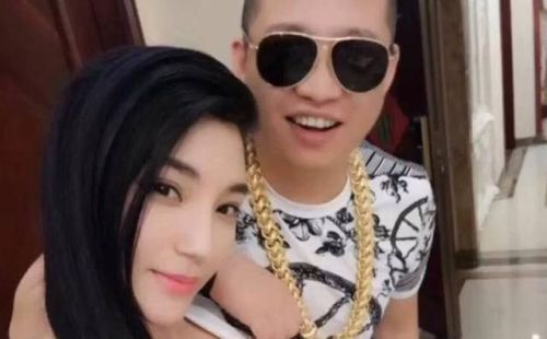 快手情侣网红排行榜(网红主播排行榜前十名)插图5 快手情侣网红排行榜(网红主播排行榜前十名)插图5