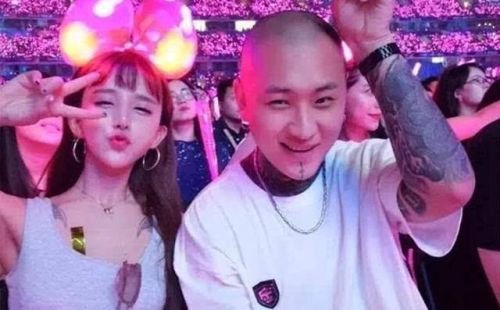 快手情侣网红排行榜(网红主播排行榜前十名)插图3 快手情侣网红排行榜(网红主播排行榜前十名)插图3