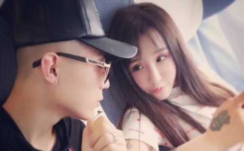 快手情侣网红排行榜(网红主播排行榜前十名)插图1 快手情侣网红排行榜(网红主播排行榜前十名)插图1